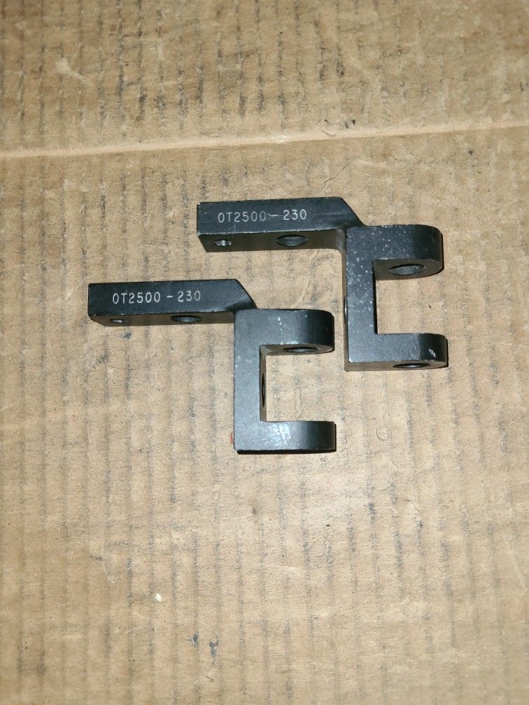 (2) Unknown Machined Parts 0T2500-230