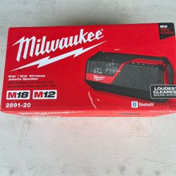 Milwaukee Job site speaker