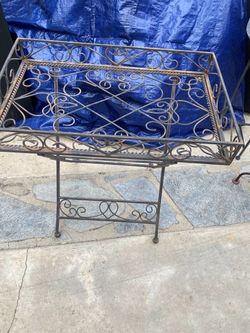 Wrought Iron Plant Stand / Garden Accent Table – Vintage Scrollwork Tray Top