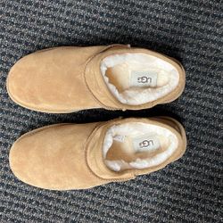 Ugg Classic slippers Sz 10