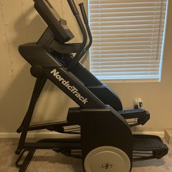 NordicTrack Free stride Trainer FS5i Elliptical 