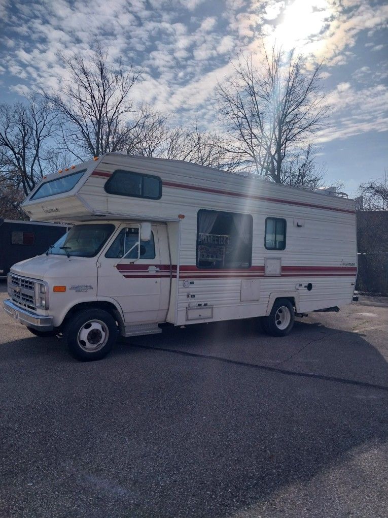 1986 Chevrolet Forward Control Chassis for Sale in Trenton, MI - OfferUp