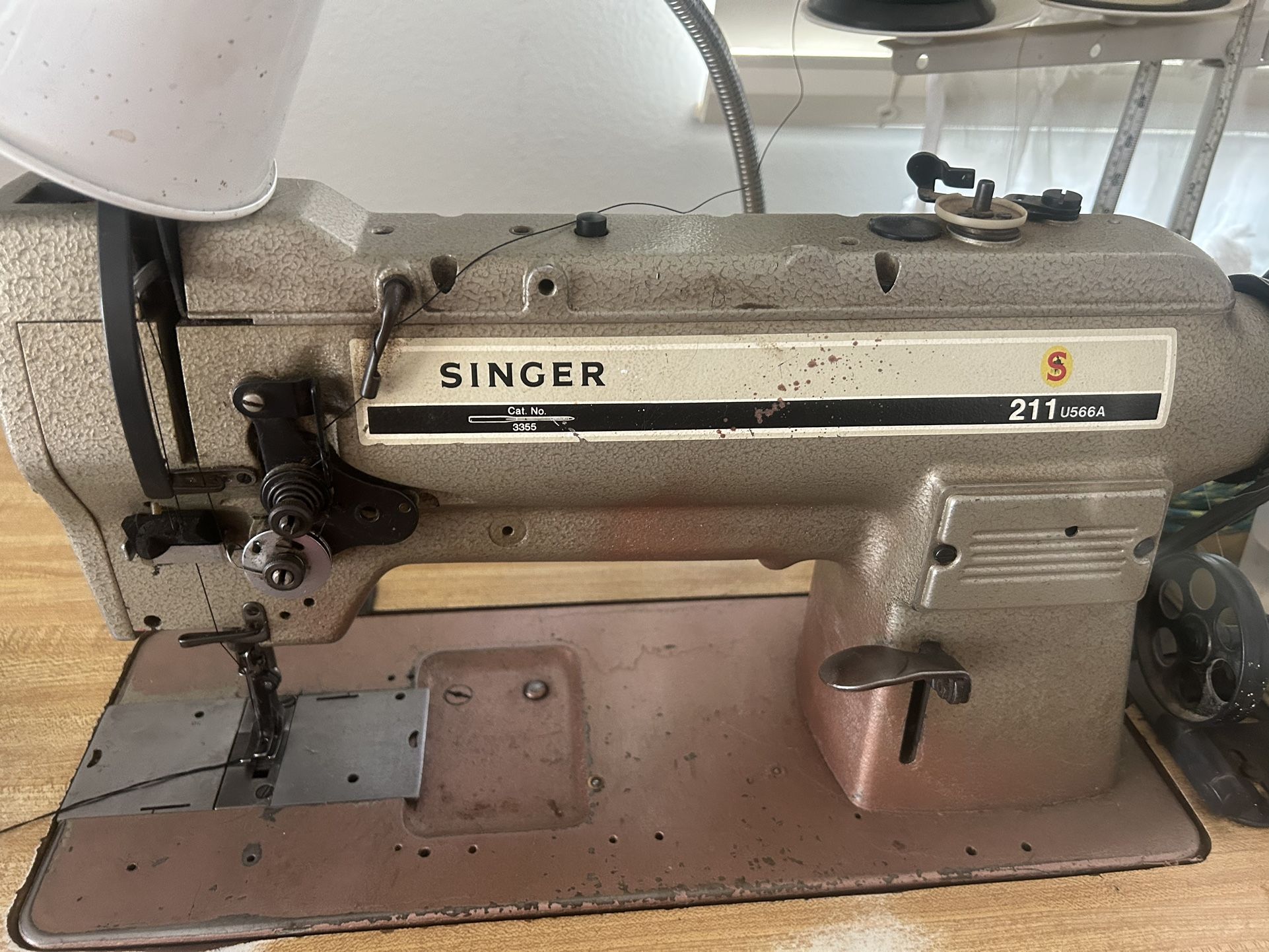 Máquina Industrial Nadamas Está Fuera De Tienpo Business equipment