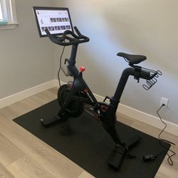 Peloton Bike Gen 2 Excellent Condition w/ Shoes + Delivery!