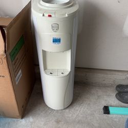 Water cooler