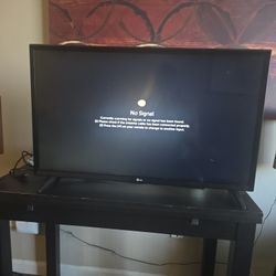 32" LG Smart TV