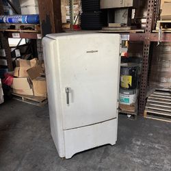 1930 Vintage Electric Refrigerator 