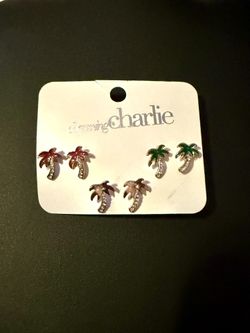 Charming Charlie💥Brand New💥Tropical Palm Pierced Earrings
