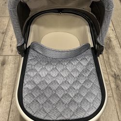 Uppababy Bassinet with mattress