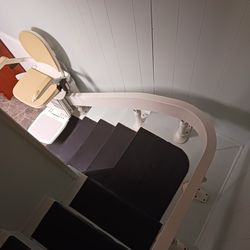 Acorn 180 Curved Stairlift