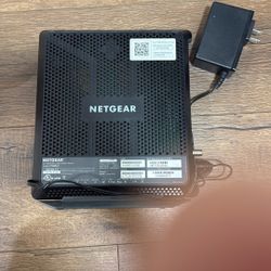 Modem + Router Netgear - Works Great