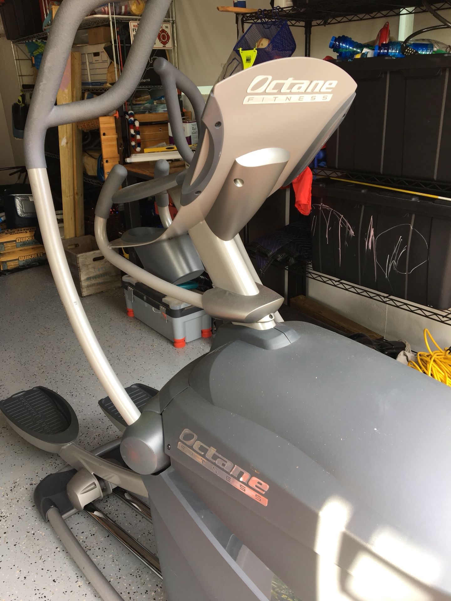 Elliptical Octane Fitness Q37e for Sale in Fort Lauderdale, FL OfferUp