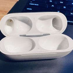 Apple AirPods Pro 2nd Generation charging case Model A2700