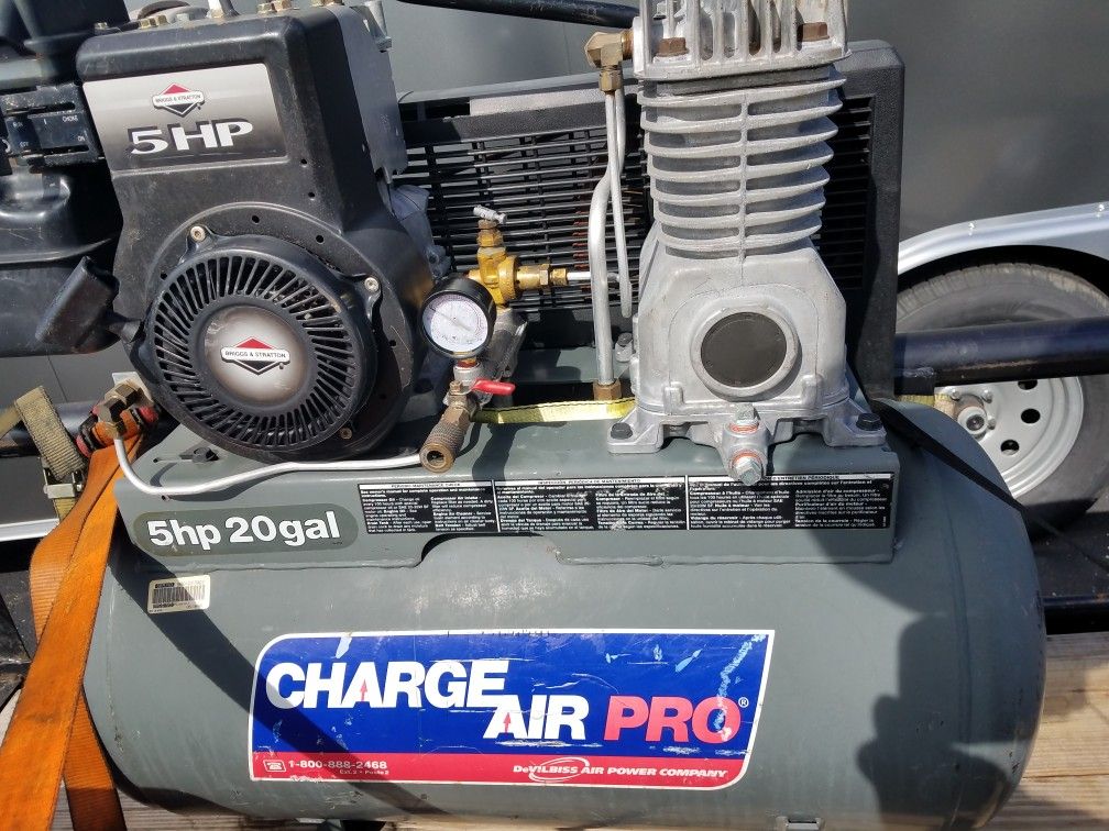 DeVilbiss Charge Air Pro Gas Powered Air Compressor with Briggs and Stratton 5hp Engine