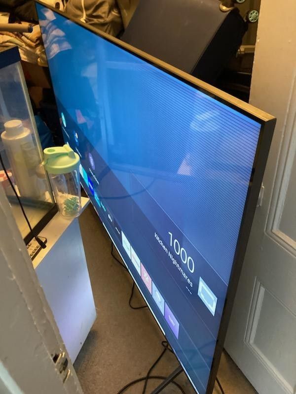 82 2024 Samsung Tv