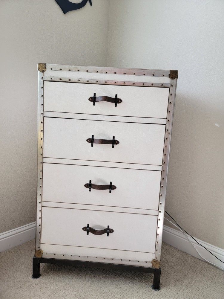 Pottery Barn Ludlow Trunk Set – Rustic Chic! Dresser + 2 Nightstands 1