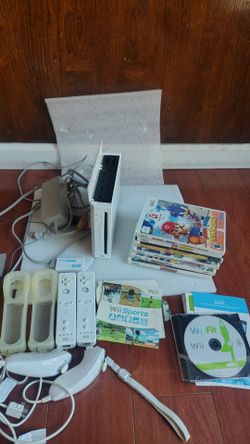 Nintendo Wii backwards compatibility bundle HDMI 8 games 2 controllers