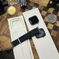 Apple Watch SE 2nd Gen 40mm Cell Midnight Case W/ Midnight Sport Loop 