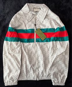 White zip up jacket