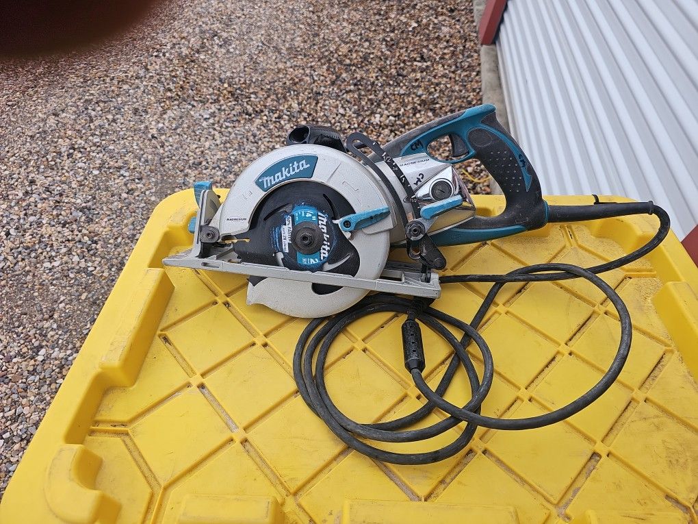 Makita Magnesium Hypoid Circular Saw 7 1/4"