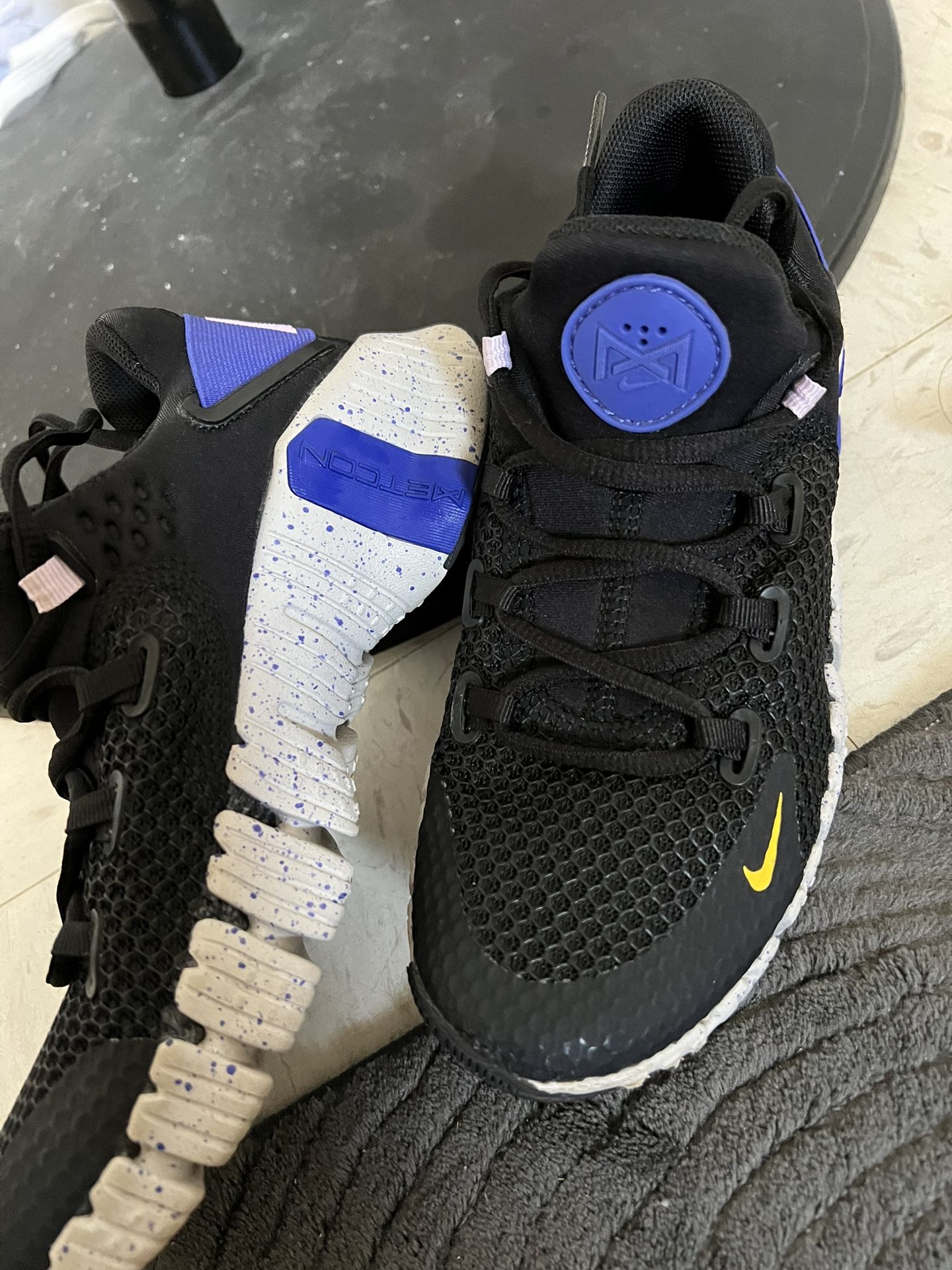 NIKE Metcon Shoes size 5