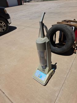 Workhorse bagless vacuum
