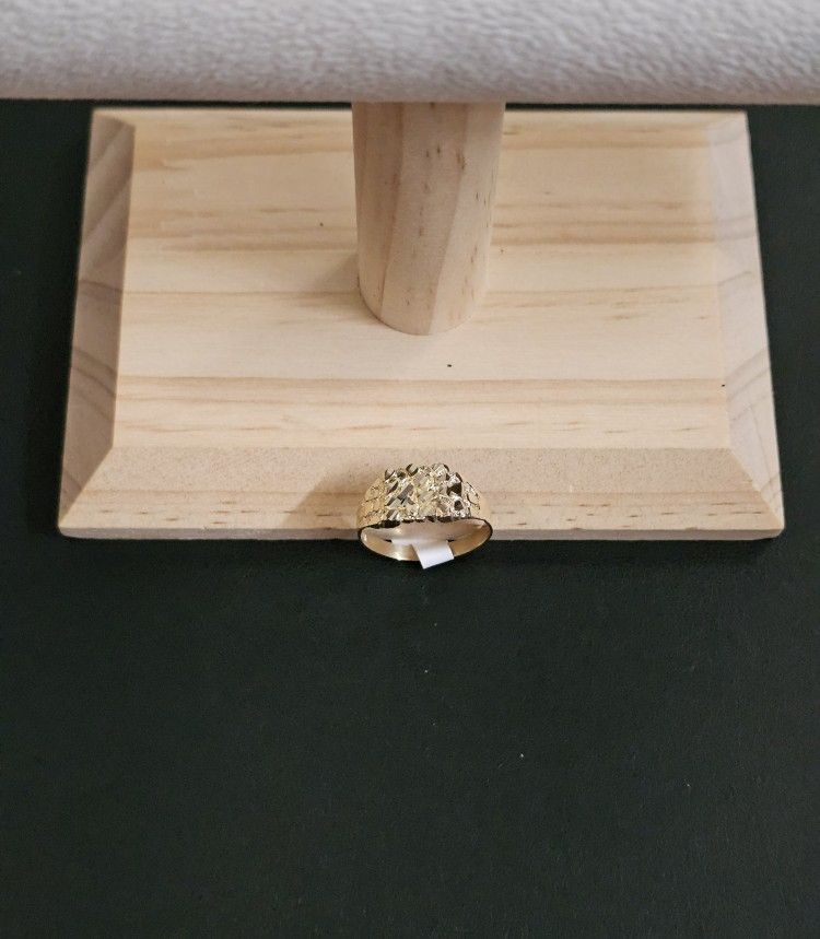 10k Gold Ring Size 9.75