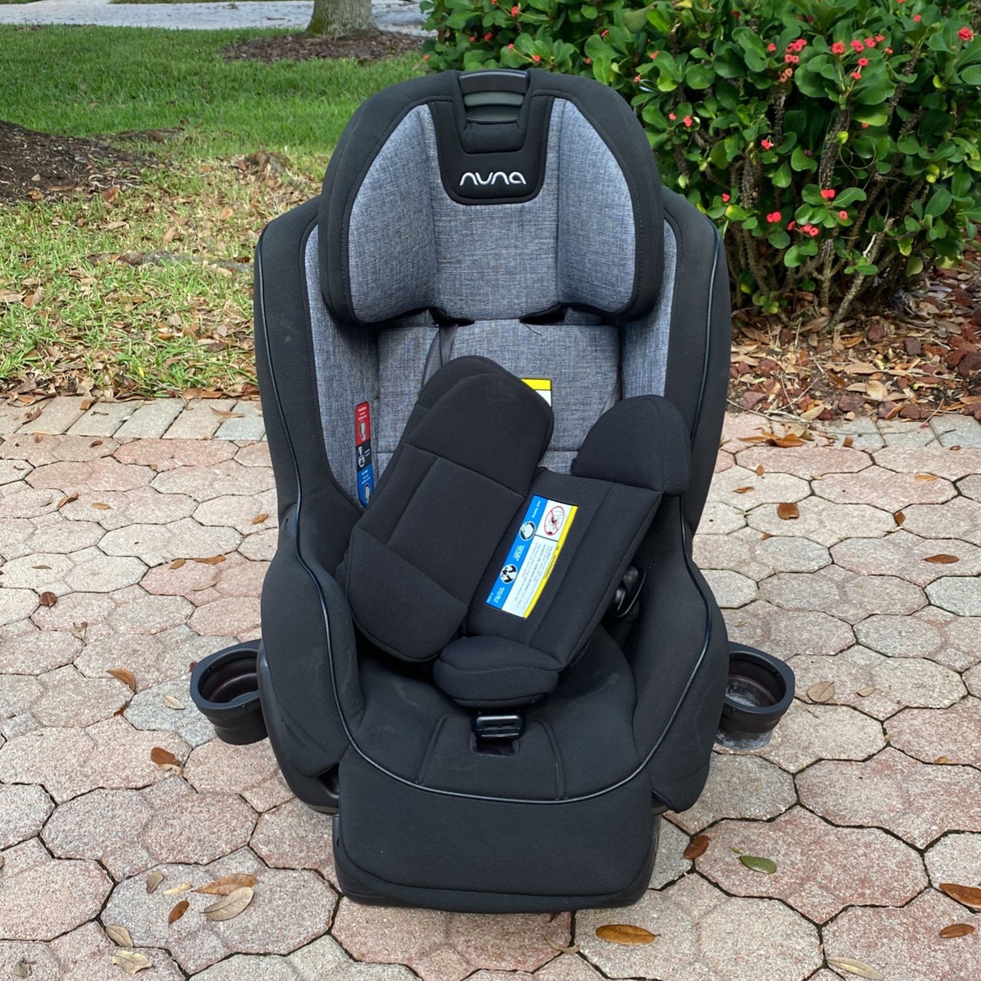 Nuna Rava Car Seat Made In 2017 -charcoal Color