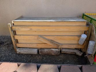 Outdoor Guinea Pig Habitat Setup with Hutch, Hay Storage Bin & Accessories