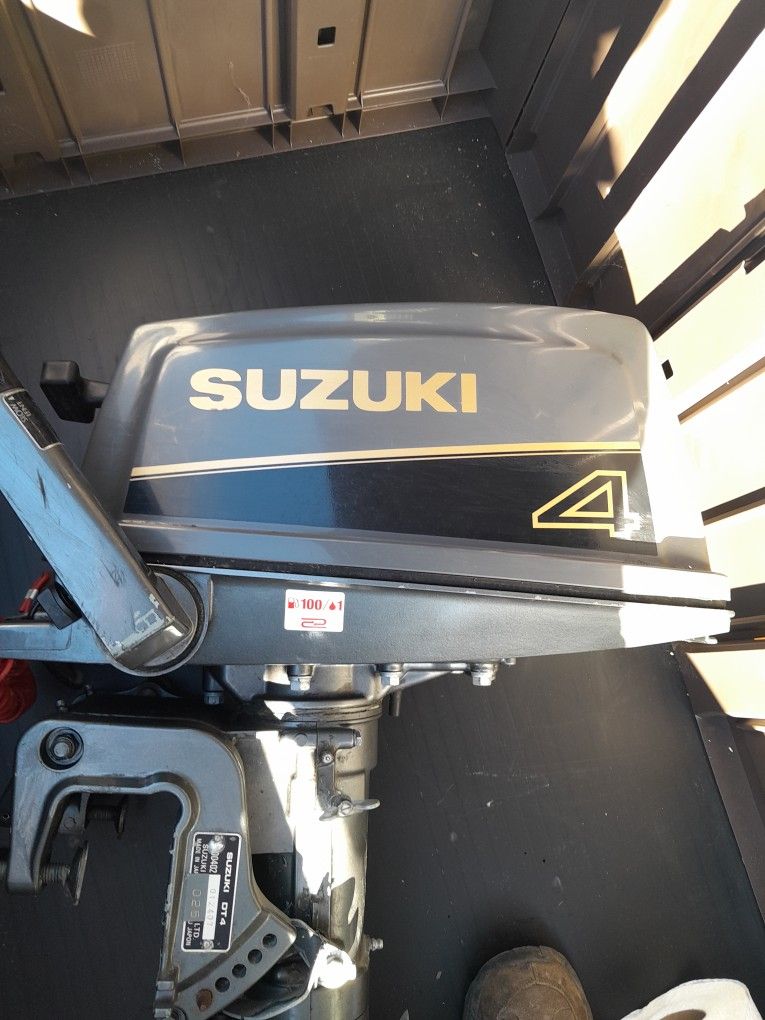 Suzuki 4 Horsepower Outboard Motor