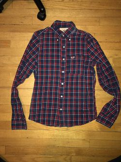 Hollister plaid long sleeve t-shirt. Size medium
