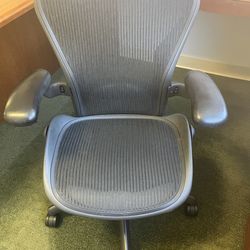 Herman Miller Aeron Chair Size B