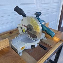 Makita Chop Miter Saw With Rolling Stand