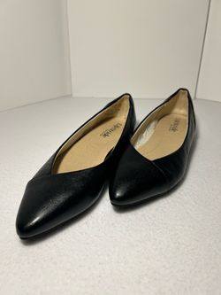 LifeStride Women’s 5.5M Black Promise Ballet Flat Sleek Pointed Toe with Textured Finish