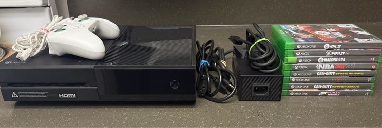 Xbox one bundle (YES IT’S STILL AVAILABLE)