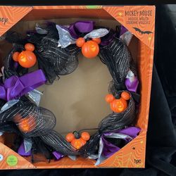 Disney Halloween Mickey Mouse Light Up Pumpkin 🎃 Musical 🎶 Wreath (Price Is Firm) 