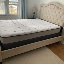 Queen size bed + mattress + box spring