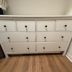 Dresser And Night Stands 