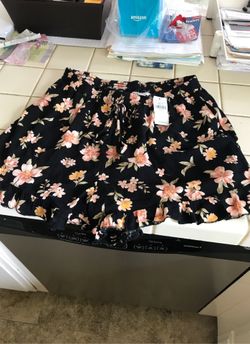 American Eagle shorts. Brand new. A knit fabric. Regular 34.95. Sell for 15