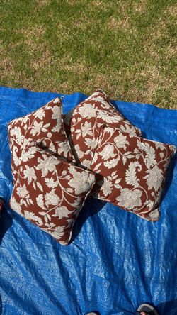 Set of 4 Floral Throw Pillows