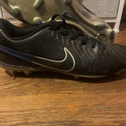 Nike Soccer Cleats (tiempo) Men’s 7.5 Women’s 9