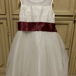 David’s Bridal Dress Girls Size 5/6🌸