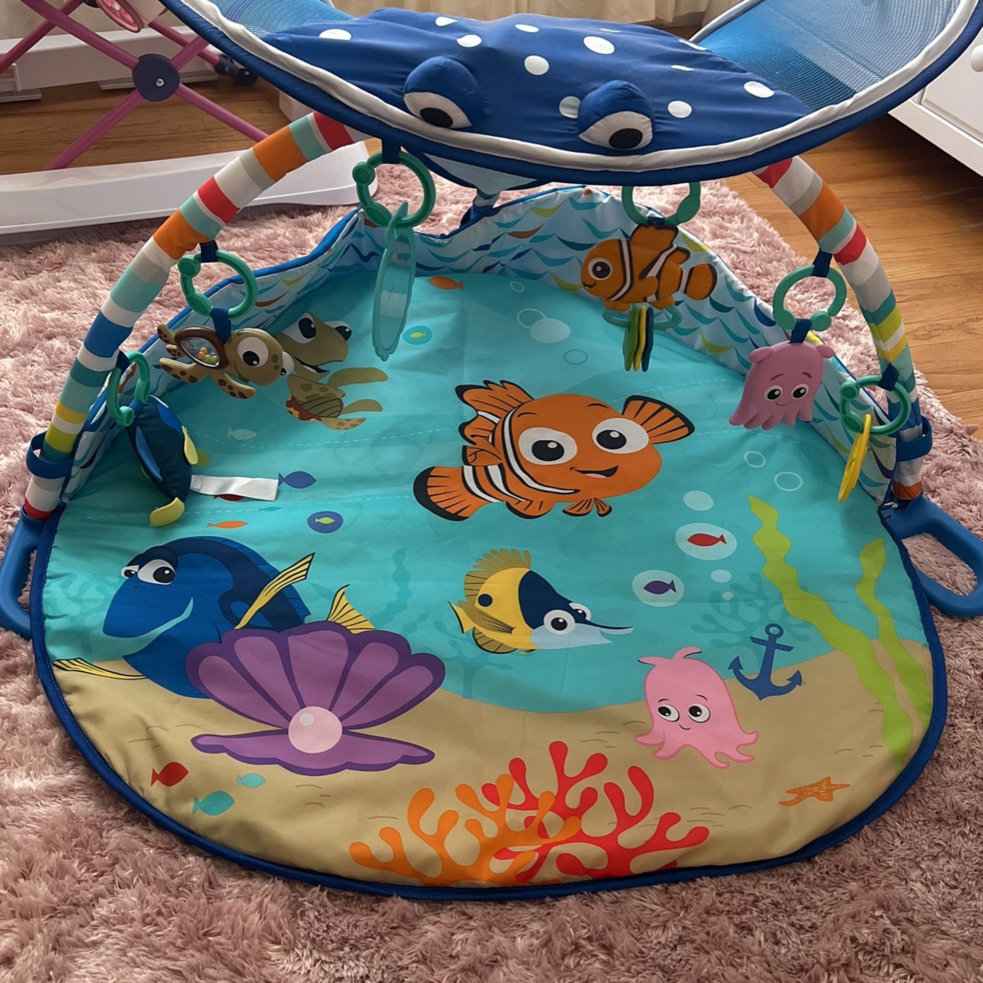 Light Up Finding Nemo Play Gym