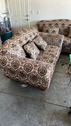 Patterned Sofa Set