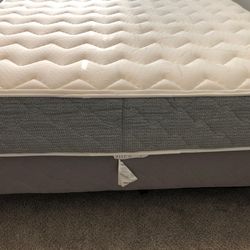 Cama Queen , colchão bom estado box e frame