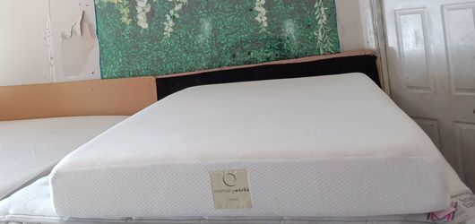 Full Size Mattress (Colchón Full Size)