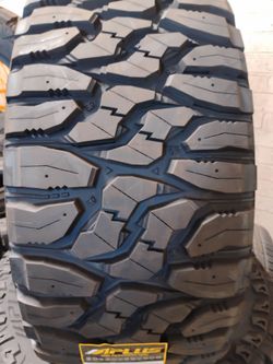 New set of tires aplus mud terrain 35 1250 20 lt