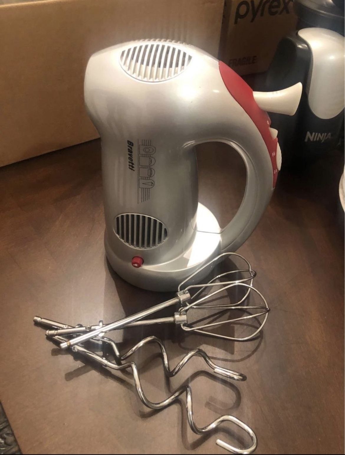 Bravetti Hand mixer