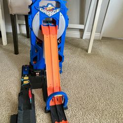 Hot Wheels Mega Garage Track And Play set