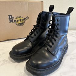 Dr. Martens 1460 Mono Boot